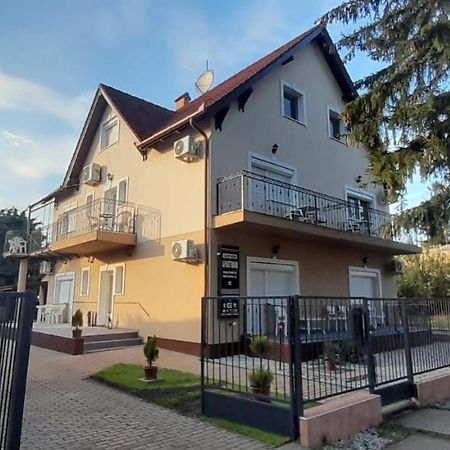 Gabor Aron Apartment Hajdúszoboszló 外观 照片