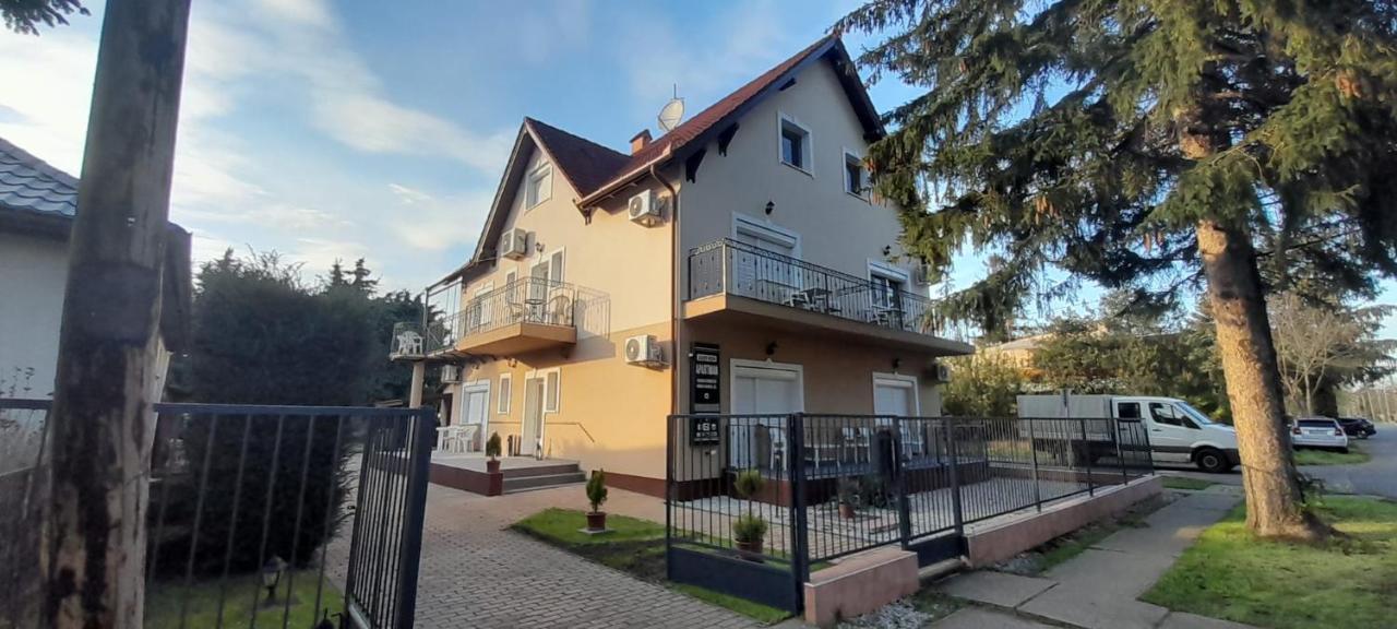 Gabor Aron Apartment Hajdúszoboszló 外观 照片